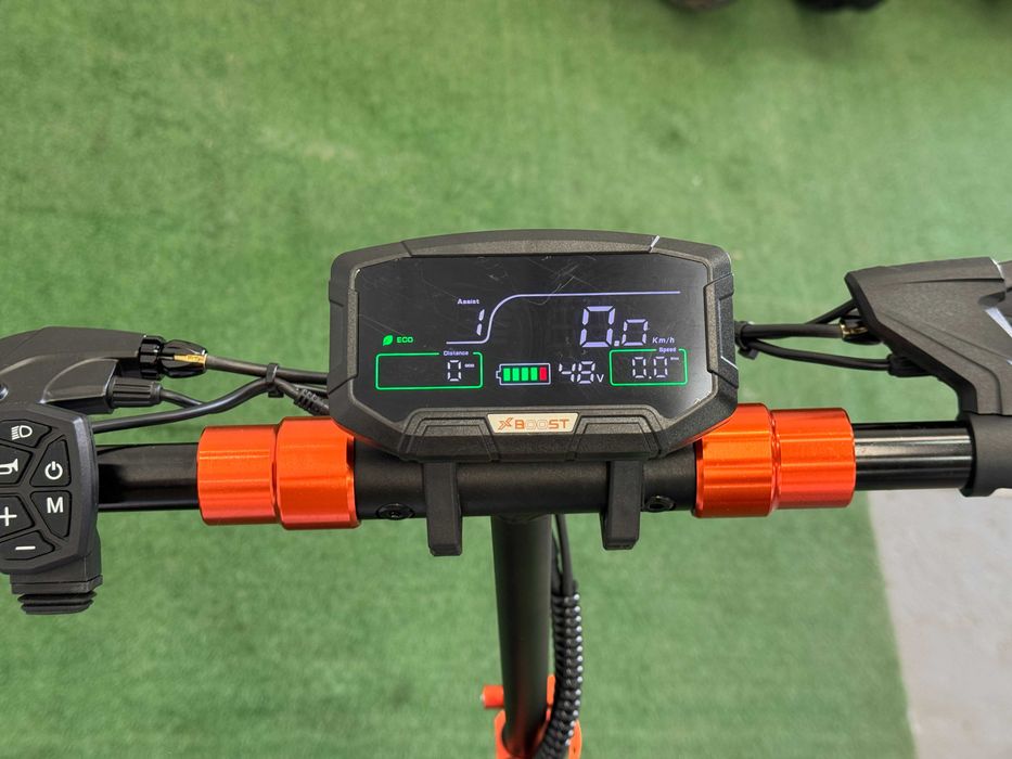 Xboost 001 800W 45 км/год. Потужний електросамокат для міста