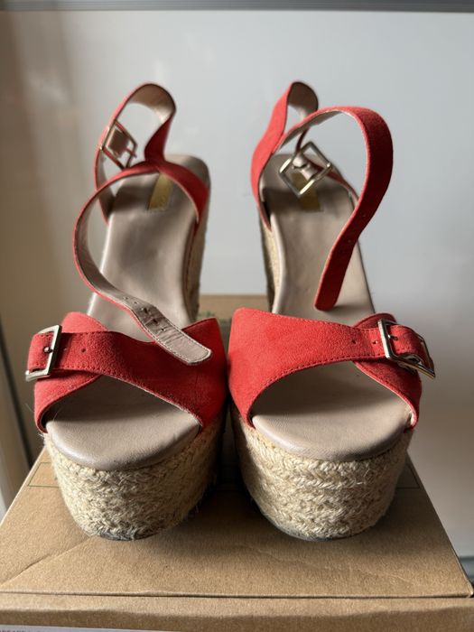 Czerwone, zamszowe espardyle na koturnie Topshop 41/42