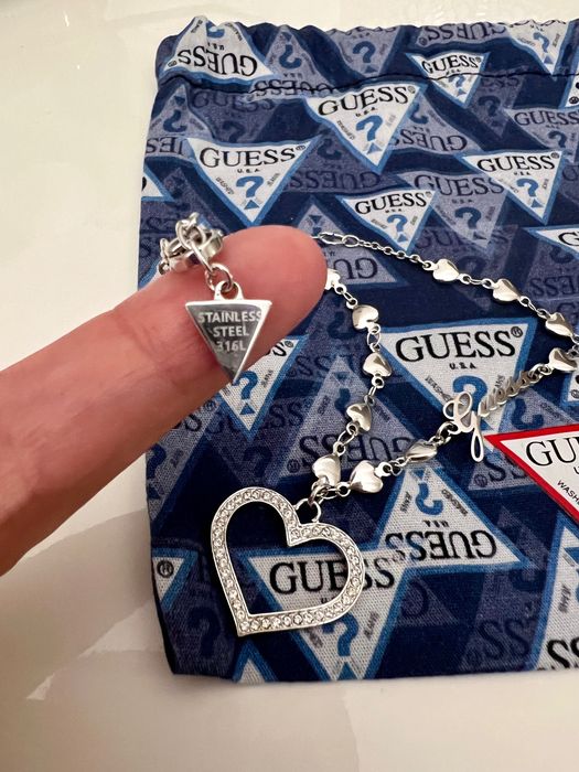 Fio Guess, como novo 30euros. Não faço envios.