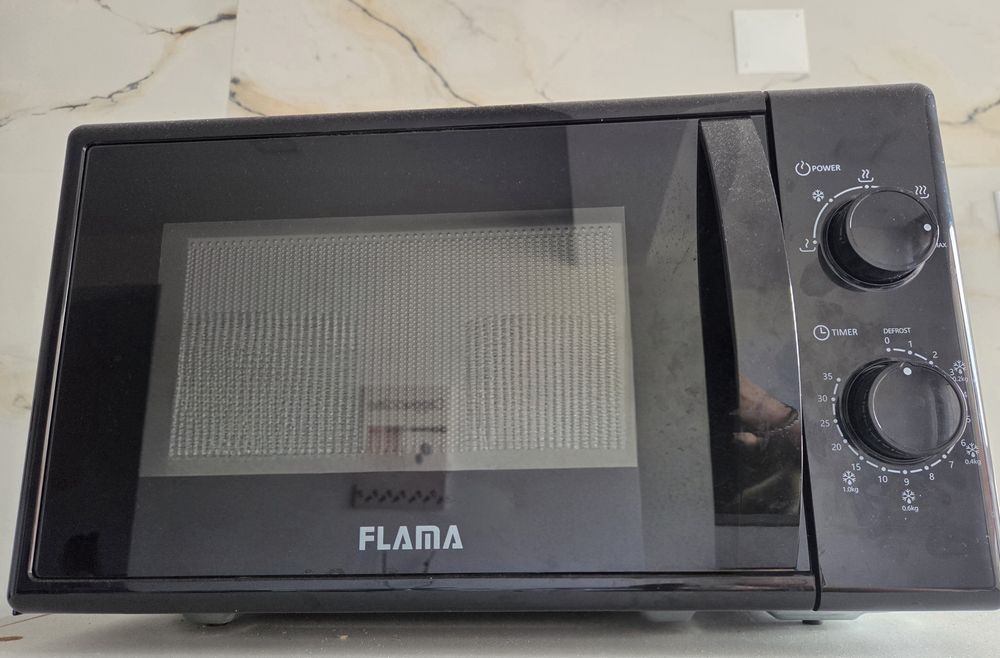 Microondas preto FLAMA