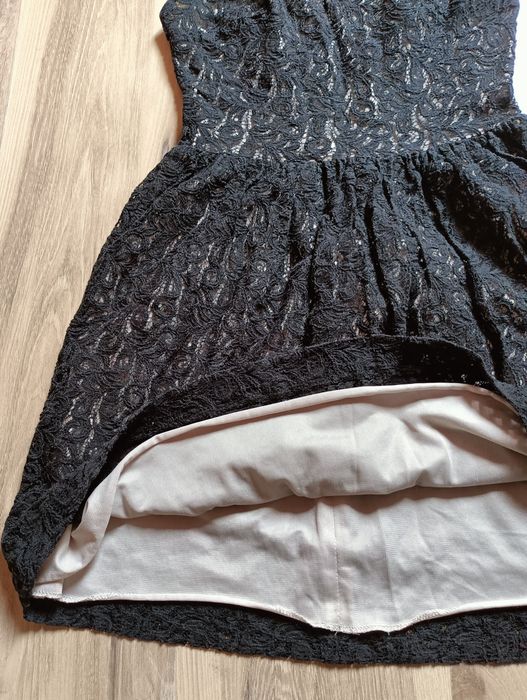 AGGI Śliczna koronkowa sukienka, elegancka, r. 34