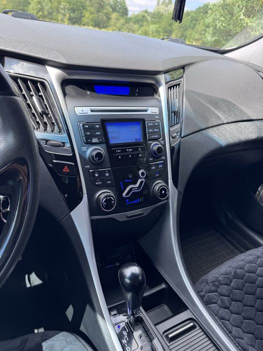 Hyundai Sonata YF