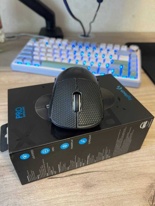 Миша Logitech Superlight