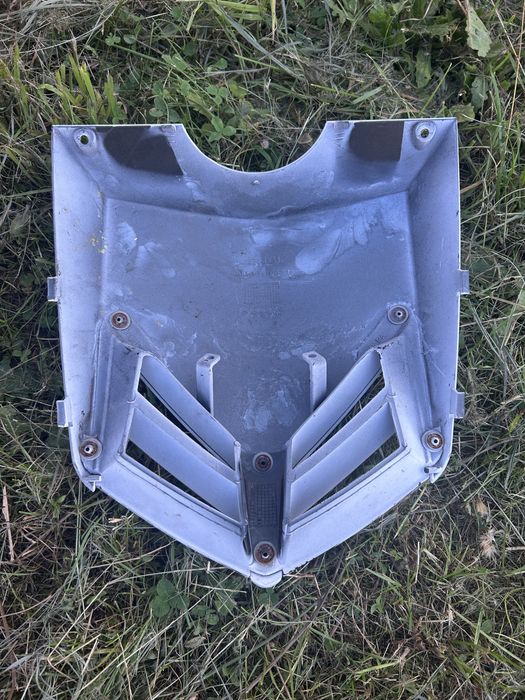 Derbi gp1 50 części osłona plastik cena za całość ze zdjęć