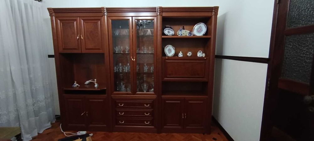 Móvel sala, mesa , sofás e quadro