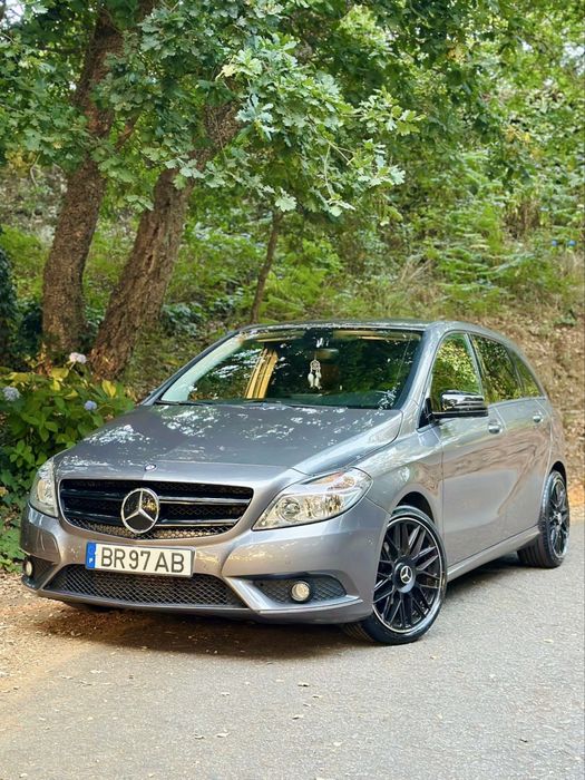 MERCEDES B180d Automático