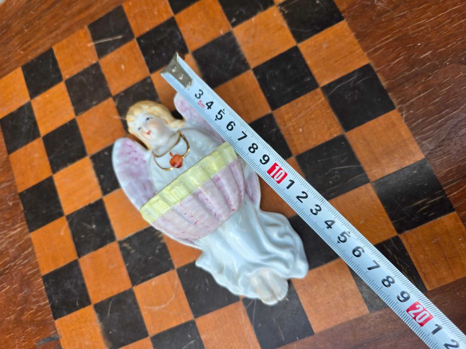 Stara porcelanowa kropielnica Anioł