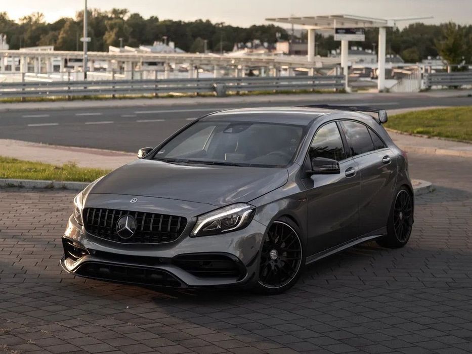 Mercedes-Benz Klasa A Mercedes-AMG A45 (Bogata wersja wyposażenia)