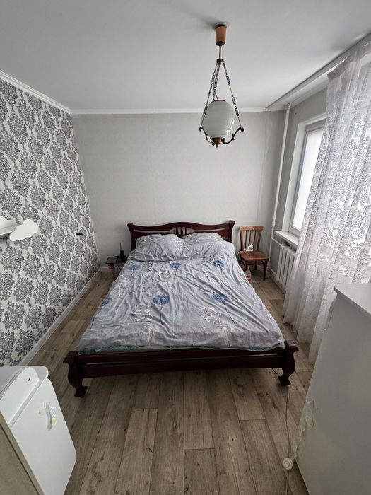 Продаю 4 кім в центрі