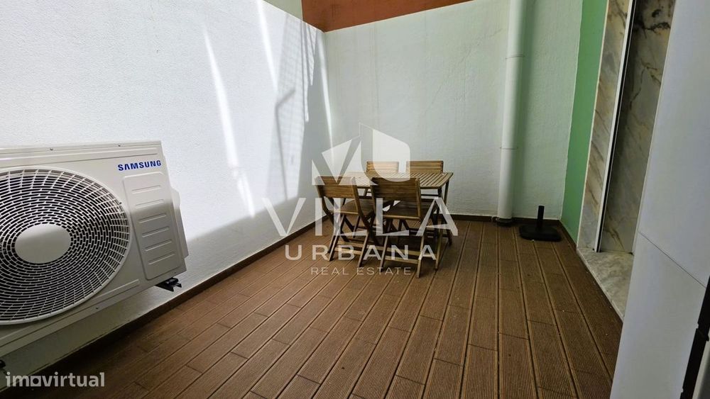 Apartamento T2 c/ Espaço Exterior localizado no Centro de Almada