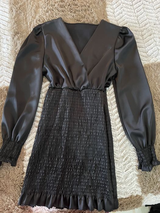 Сукні, коктельні, повсякденні, гортай карусель