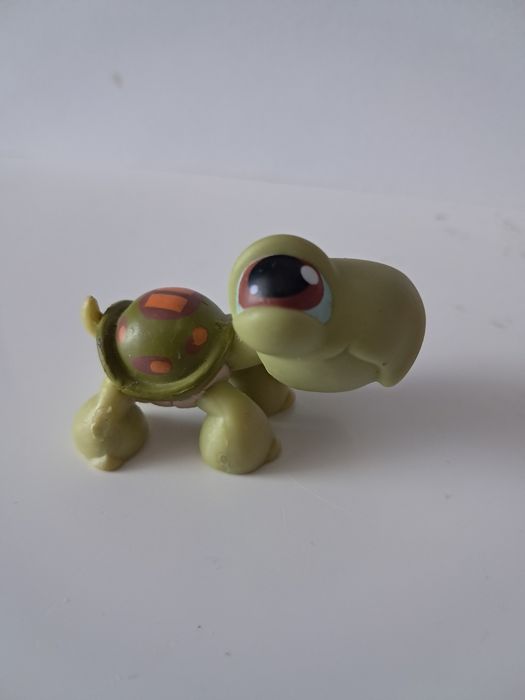 Littlest pet shop lps