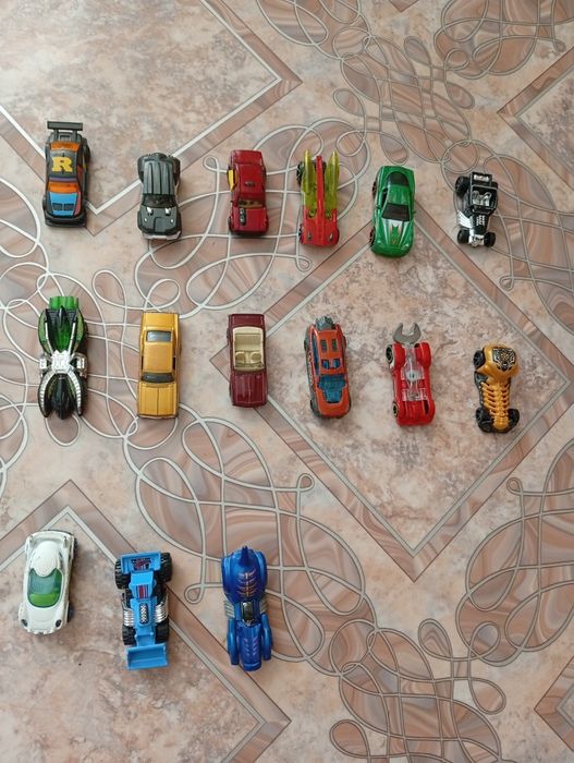 Машинки Hot Wheels