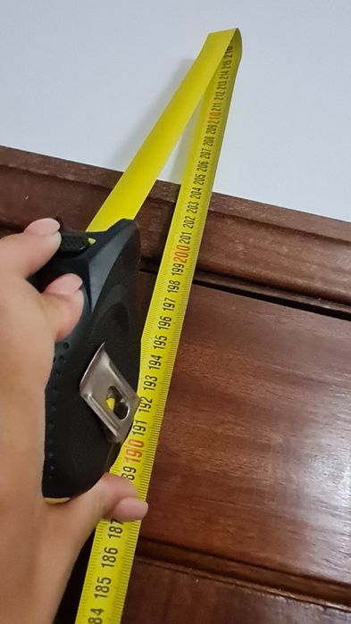 Porta de entrada em madeira maciça sem aro