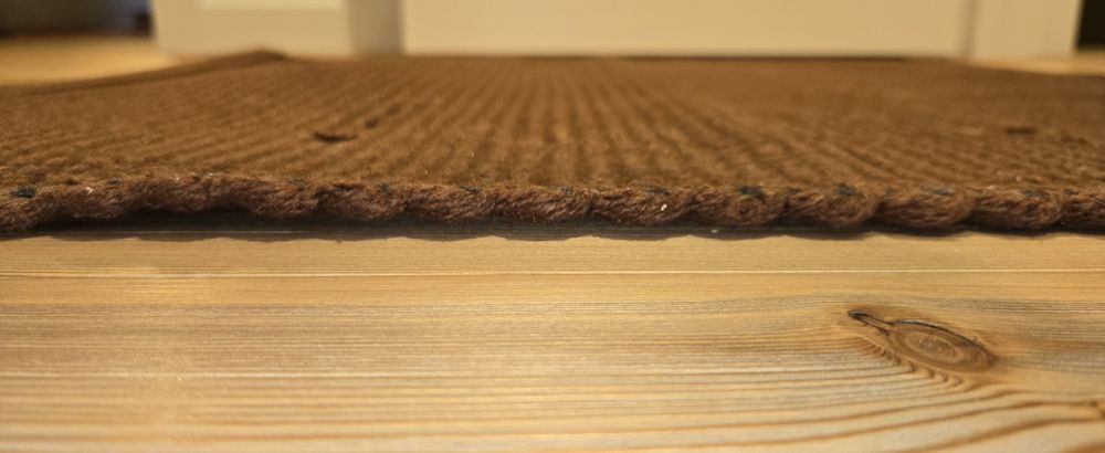 Vendo tapete fino castanho 90*90 cm