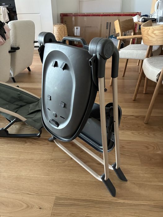 Vendo cadeira de alimentacao Maxi Cosi