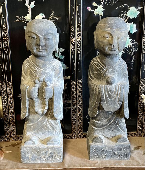 ESCULTURA EM PEDRA RARA DE DOIS LUOHAN DINASTIA LIAO ORIENTAL CHINES TIBETANO