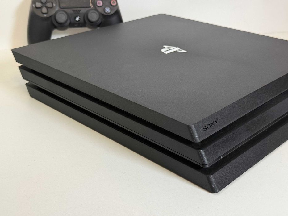 Konsola Sony PlayStation 4 Pro + Pad | Niski Soft 11.50 | Stan BDB