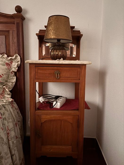 Cama em madeira “Pinho de Riga” corpo meio + Colchao Novo