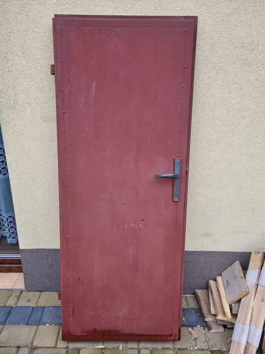 drzwi stalowe z futryną,  solidne