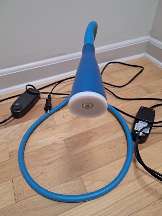 Dwie elastyczne lampki biurkowe LED Phillips Massive
