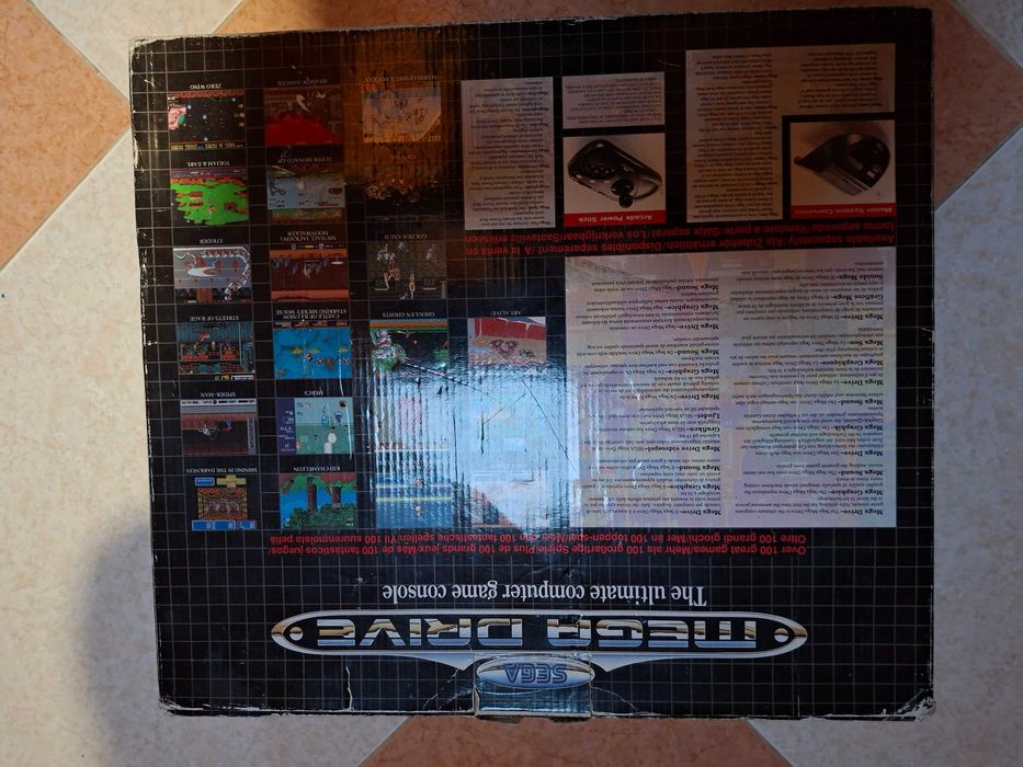Megadrive console in box and batch of games in good condition64584818470018122