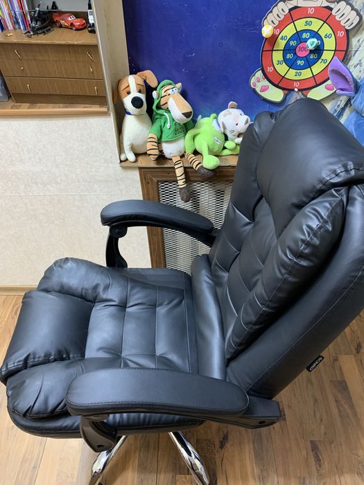 Продаю нове компьютерне крісло