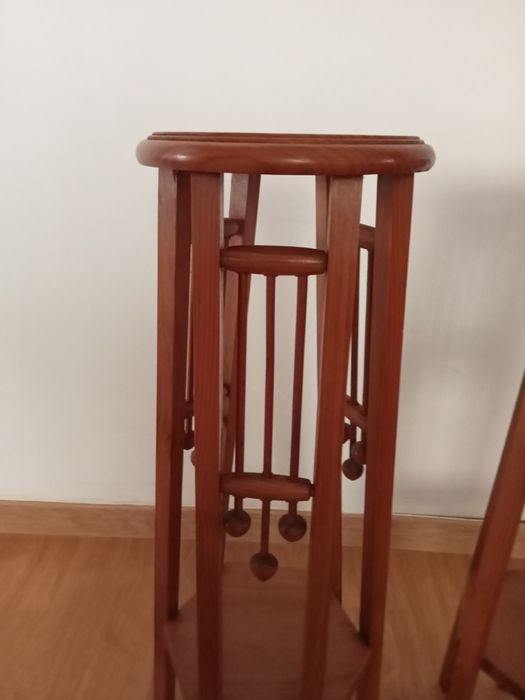 Colunas vintage em madeira