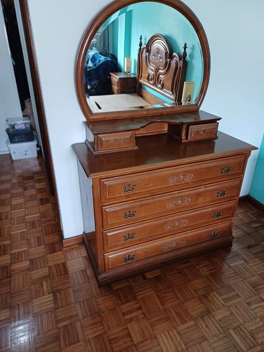 Cama casal, cómoda e 2 mesinhas cabeceira tudo cerejeira  OPORTUNIDADE