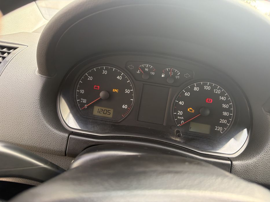 Vendo polo ano 2002 gasolina