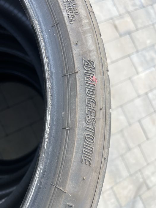 Авто шини 235/35/R19