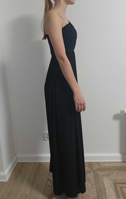 Sukienka długa czarna studniówka