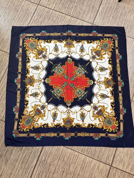 Гарна  вінтажна шовкова  хустка від Hermès