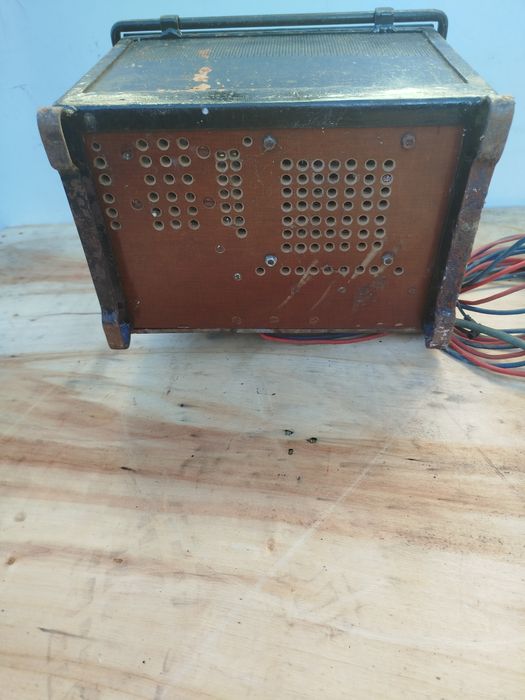 Stary prostownik 12 24 v działający