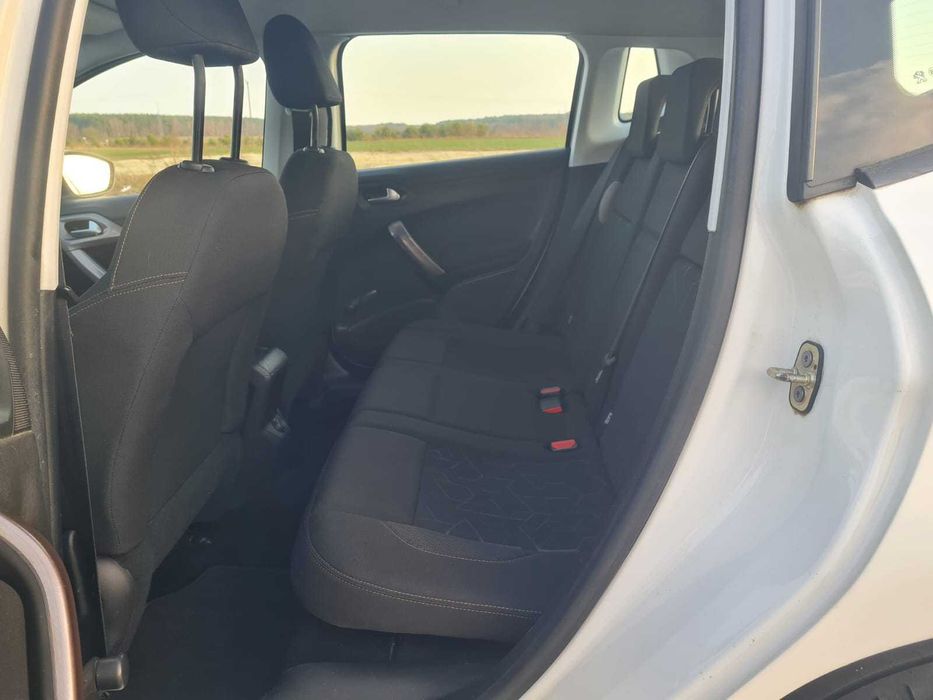 Peugeot 2008 1.6ehdi manual klima tempomat tablet