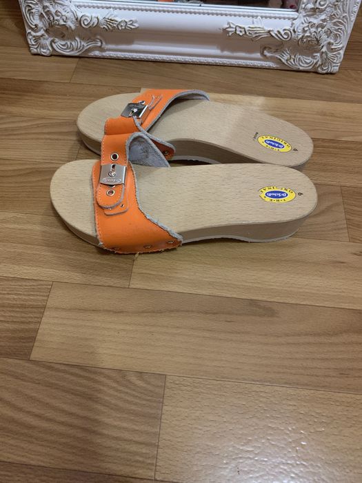 Продам босоножки сандалі