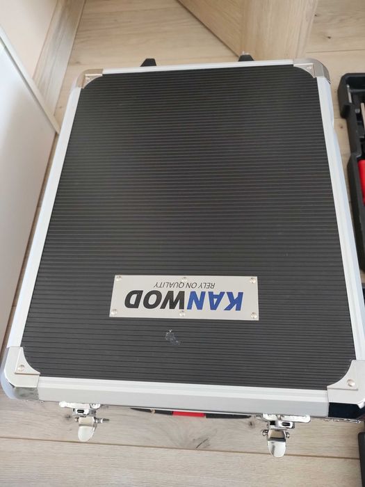 Narzędzia z walizką