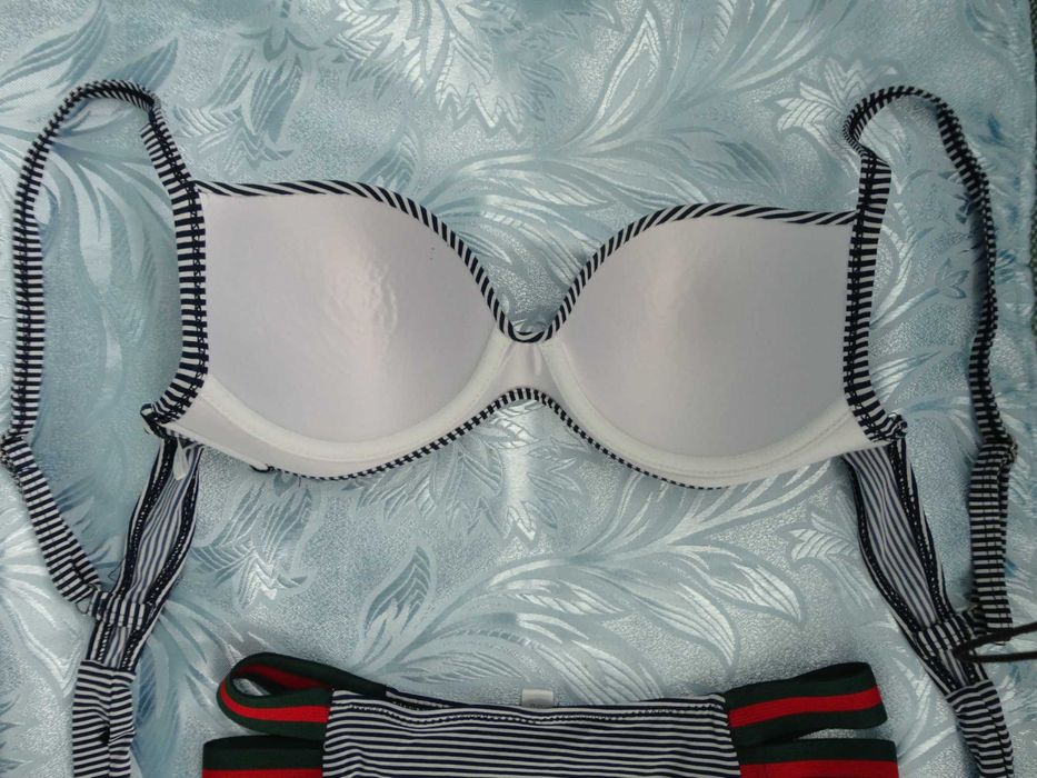 Стильний жіночий купальник роздільний 38 розмір.