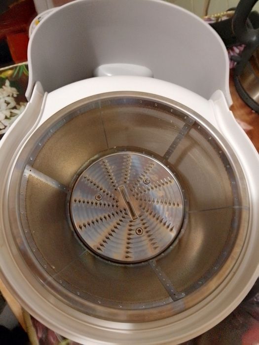 Соковижималка Kenwood JE680 700 W.