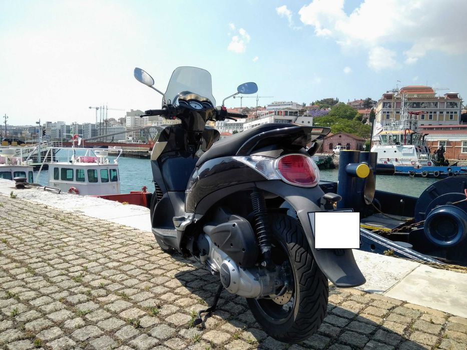 Aprilia Scarabeo 300 S - versão Nero