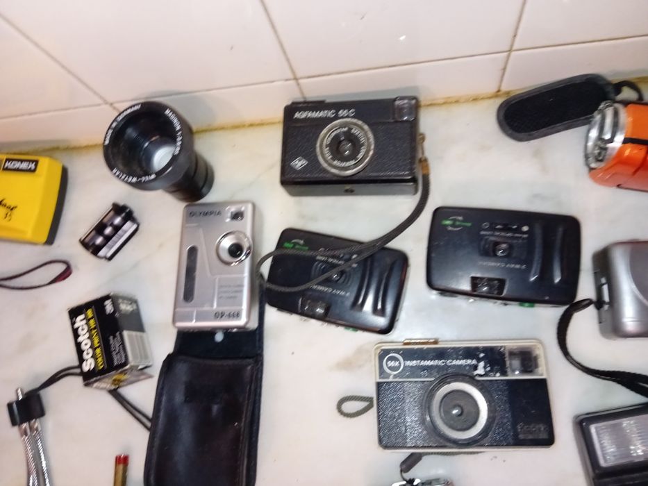 Conjunto de 18 Máquinas Fotográficas para Reparação/Peças/Outros
