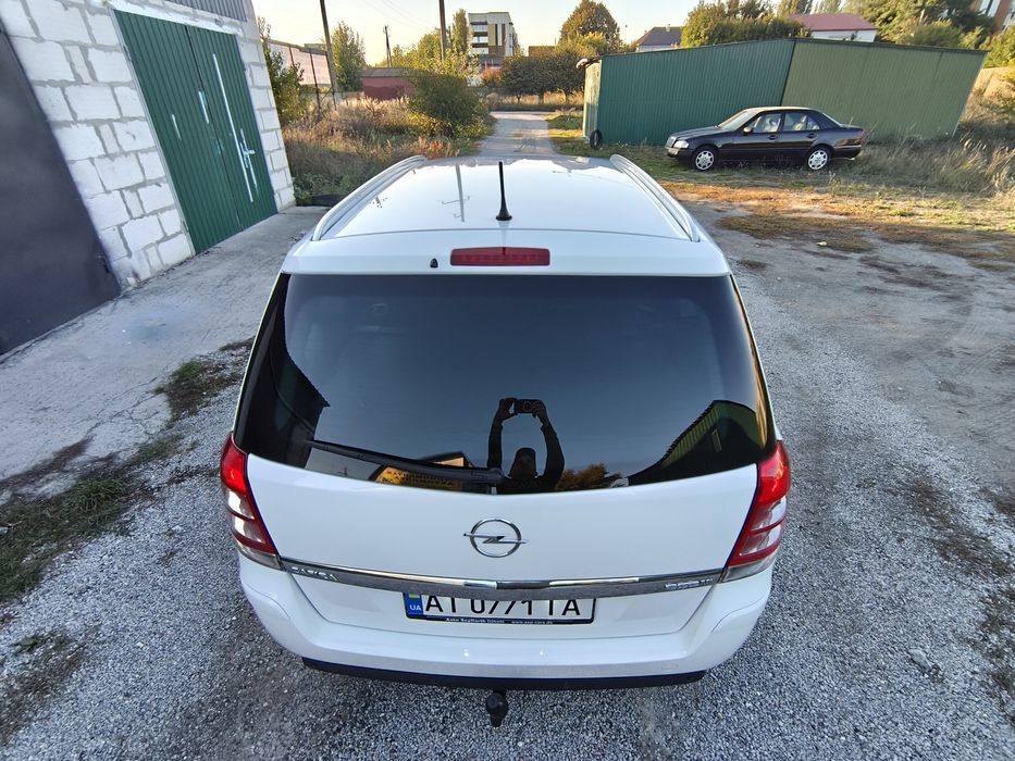 Opel Zafira 2012