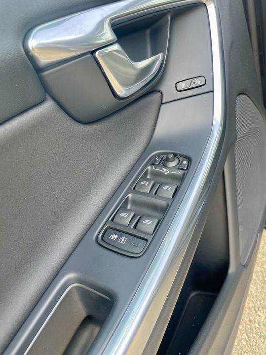 Volvo v60(D2) 2014 року