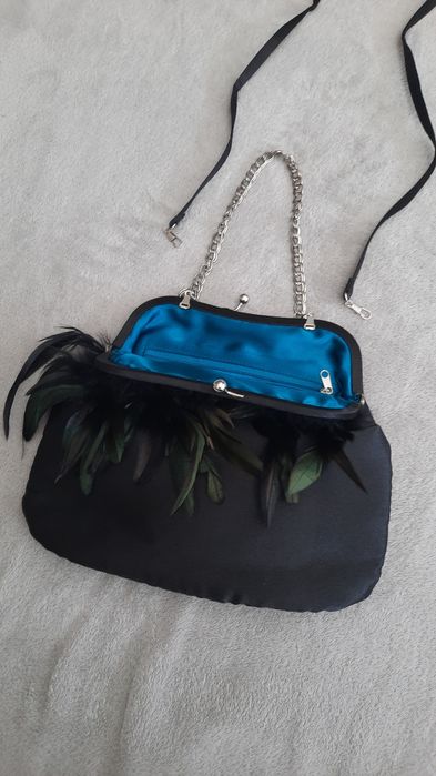 Cluntchs com penas Parfois