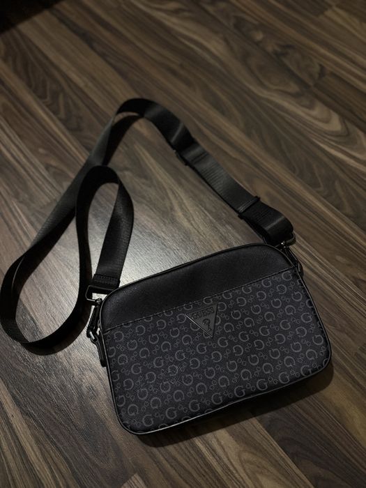 Сумка Guess чорна