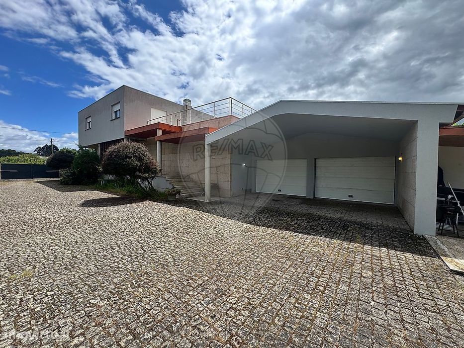 Moradia T5 para venda