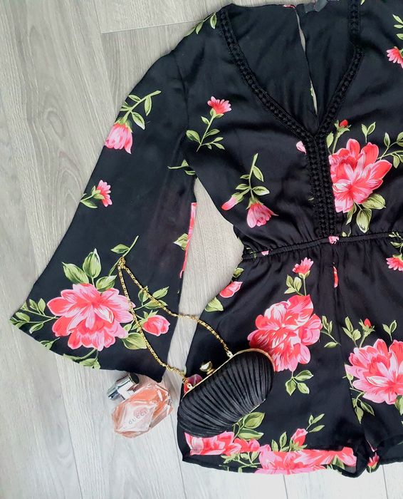 Комбінезон-ромпер.