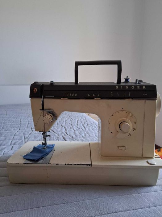 Máquina costura SINGER 7174