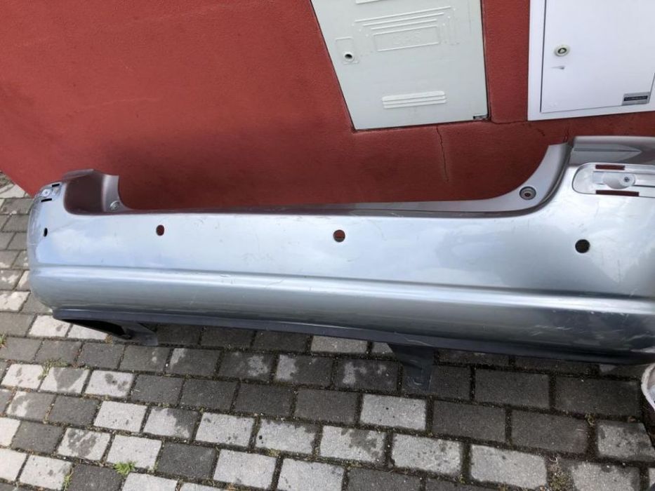Parachoque toyota avensis