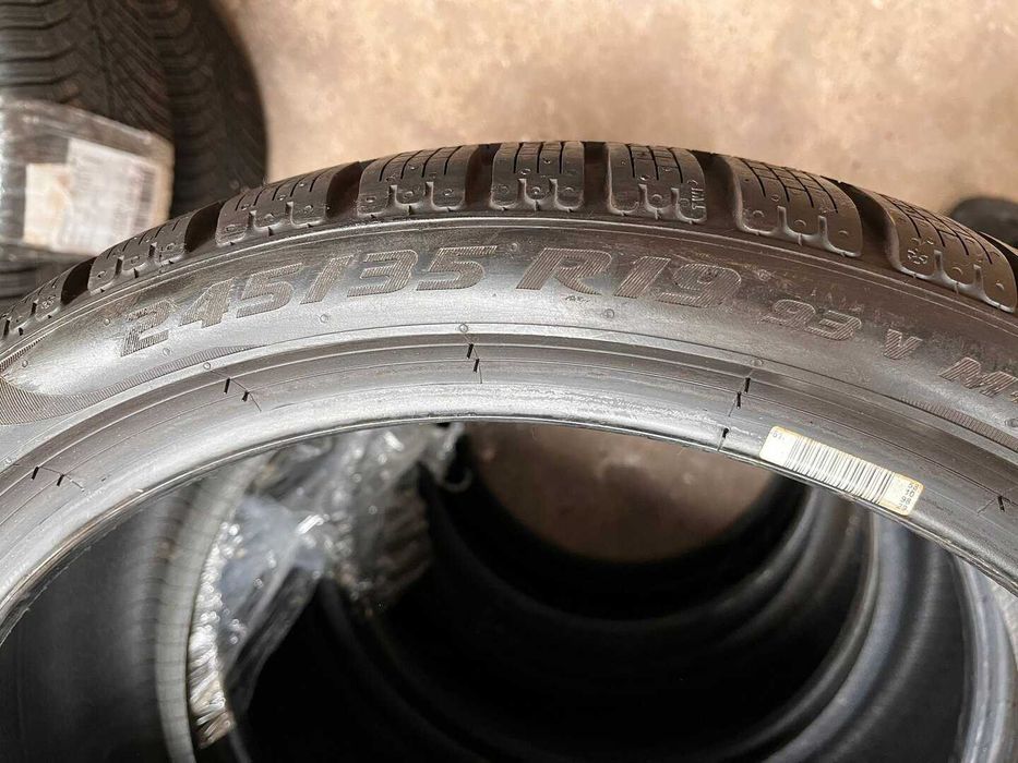 Pirelli P. Zero Winter 4 x 245/35R19 93V (MO)